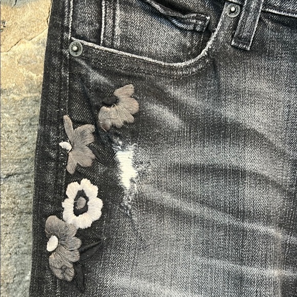 Lucky Brand Distressed Jeans - Picture 2 of 12
